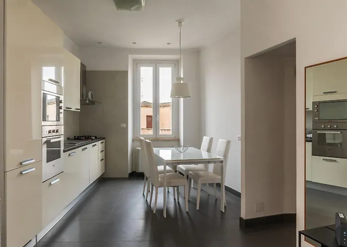Apartment Guesthost - Trastevere Station Bright With Terrace Rom
